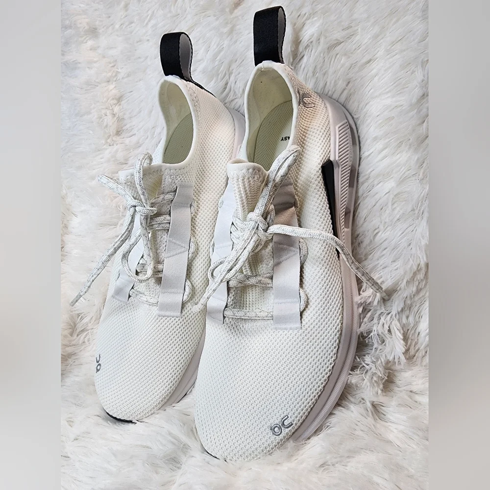 ON Running Cloudeasy NWOT Size 9 Mens - Picture 14 of 14